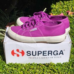 Superga Classic Sneaker in Purple